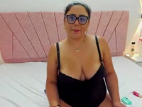 Hola soy Lauluv, una mujer latina de cabello negro y tetas grandes, soy muy caliente y traviesa, una chica muy extrovertida, me gusta complacerte, soy de mente abierta, me gusta tener charlas contigo de todas tus fantasías.