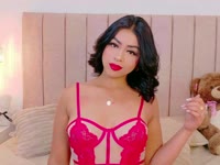 Entra en mi reino de pasión y juego. Participe en bailes sensuales, conversaciones íntimas y exploremos juntos las profundidades del deseo