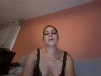 Minette du sud est là pour vous divertir , timide mais coquine