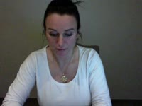 Hey ik ben Nina. Korte intro .. ik ben klein van stuk maar groots in presence, love it. Dominant op een speelse manier.ik hou van nieuwe uitdagingen! Oeh, ik voel de vibes al ..