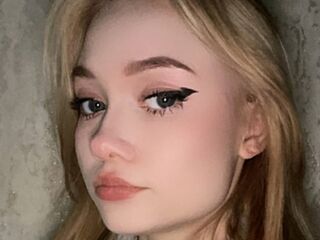 fingering cam girl CecilyBurnard