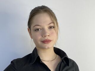 mastubating web cam girl JanuaryBuswell