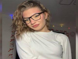 naked cam girl masturbating with sextoy KatieGoodacre