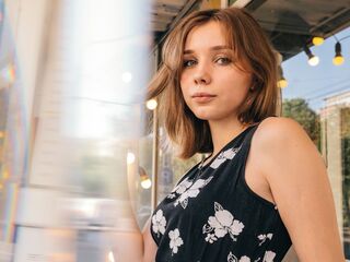 camwhore masturbating with sextoy KristinaAmila