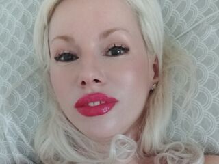 live webcam performer LaymaFlay