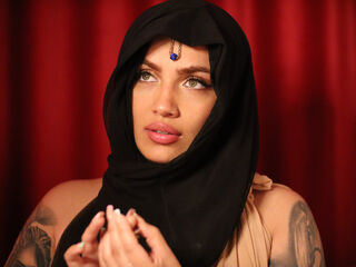 naked girl with webcam masturbating with dildo LuciaLyone