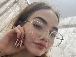 webcamgirl live sex KeeleyAston