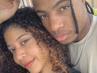 cam couple playing with dildo RaidenAndLorelei