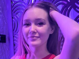 camwhore spreading pussy AddieRunk