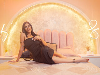 naked girl with cam AishaCarpenter