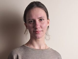 hot cam girl masturbating with sextoy AkilahZarucki