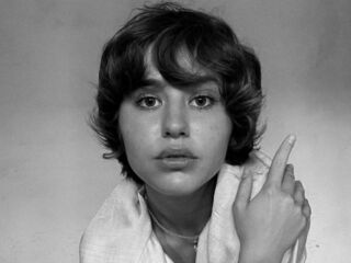 naked webcam girl fingering AlanaHowlett