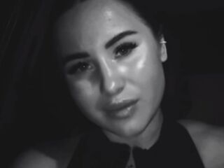 camgirl fingering pussy AliceFluffy