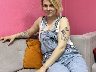 fingering cam slut AliceMaurik