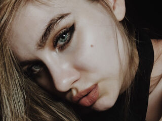 camwhore shaved pussy AlysonKoks