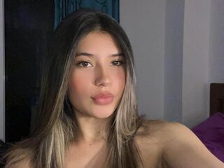 camgirl masturbating with vibrator AmberDarnell