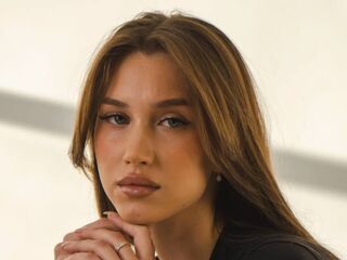 masturbating AmelinaBrauberg