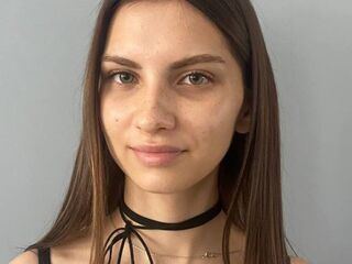 girl showing tits AmellieRose