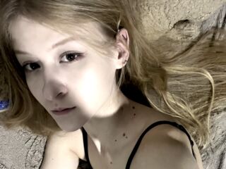 camwhore fingering shaved pussy AngelaSoft