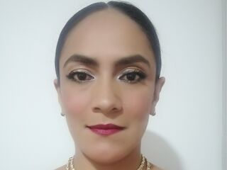 cam girl masturbating with dildo AntonellAdiosa
