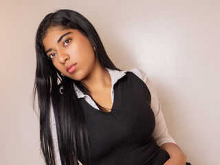 live chatroom AriiDuval