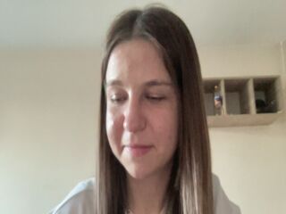 beautiful camgirl AvisLomboy