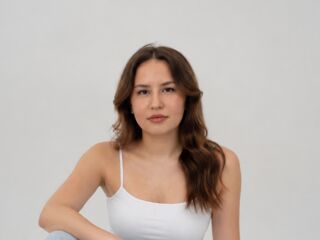 masturbating camgirl BetteDesfosses