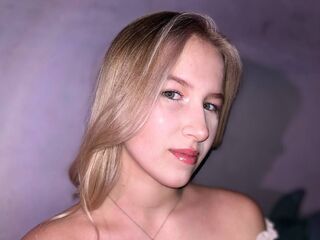 nude cam pic BettyKirsy