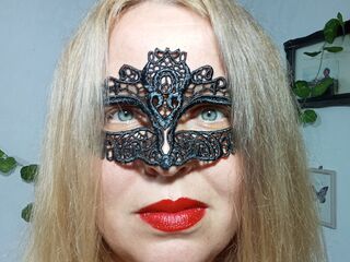 live striptease show CayenneMurray