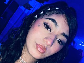 camwhore masturbating with dildo CelesteRiva
