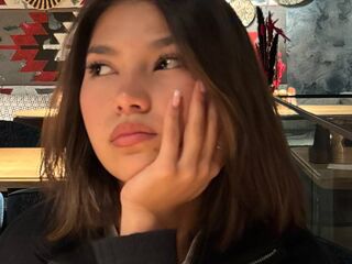 adult cam show CelsaCoty