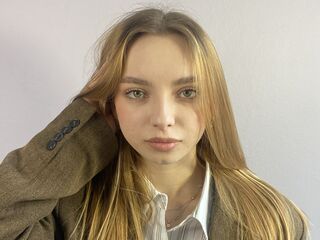 erotic cam ChariseKuhnke