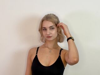 nude gamgirl CleoHarringtons