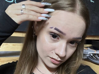 nude webcamgirl picture CrystalAlen