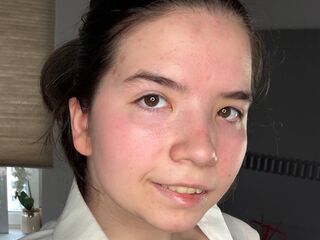 naked camgirl masturbating with dildo DaisyMolen