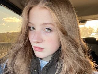 naked webcam girl fingering DaniellaSunshine