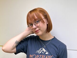naughty cam girl masturbating with dildo DarlineBeamer