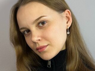 topless girl DavinaMcglinchey