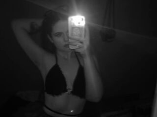 hot girl live cam DoloresHuesing
