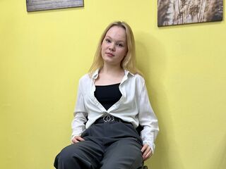 topless webcam girl EleneBurchard