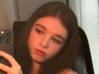 camgirl playing with sex toy ElzaStern