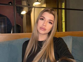 fingering girl cam EmmyRamsdell