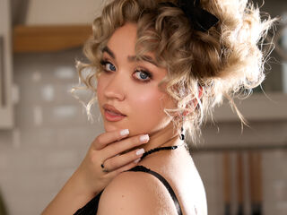 camslut topless EvaSoftly