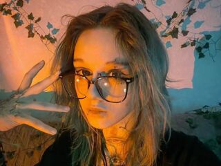 free live cam chat FloraMuse