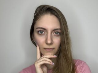 topless webcam girl GenevaAndrode