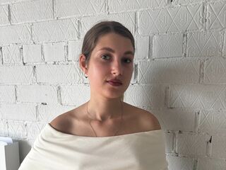 cam girl playing with vibrator GeralynMcgloster