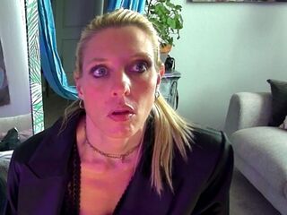 naked girl with webcam fingering pussy GlammaZon