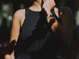 free nude live show HathawayAwa