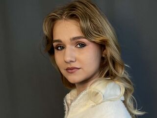 beautiful webcam girl HelenPetrini