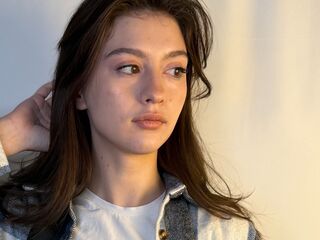 naked webcamgirl HermilaKegerries